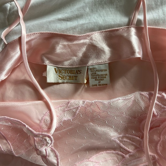 Elegant Pink Satin Camisole with Floral Detail - Picture 5 of 8